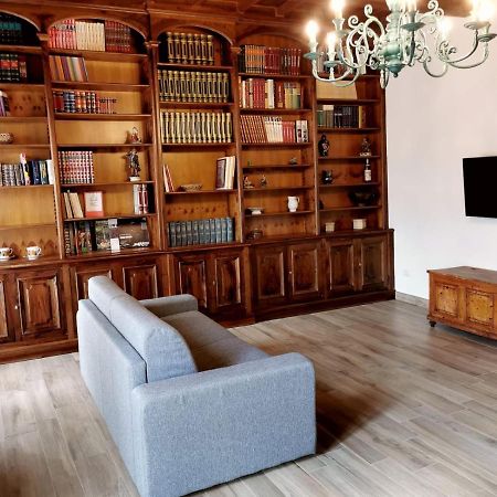 Casa Remo - Dolce Soggiorno Nella Piazza Di Greve Greve in Chianti Bagian luar foto
