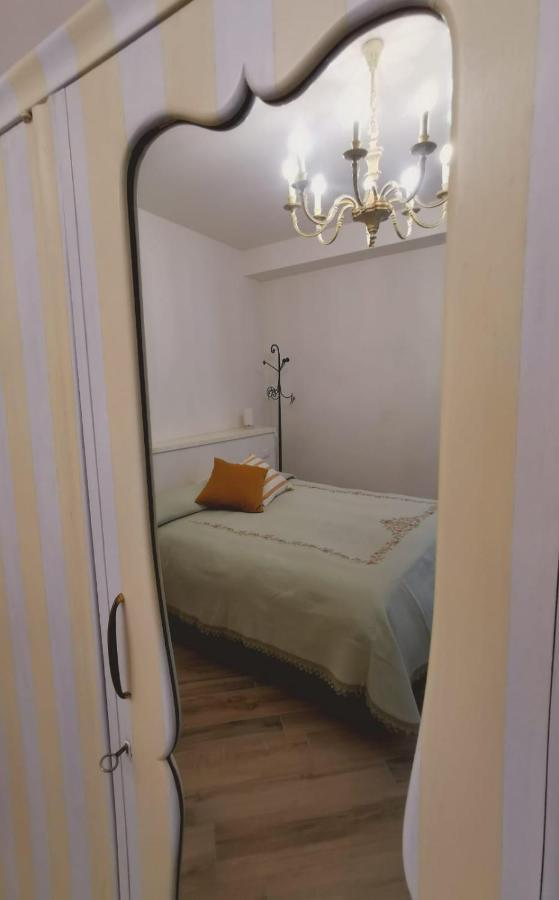 Casa Remo - Dolce Soggiorno Nella Piazza Di Greve Greve in Chianti Bagian luar foto