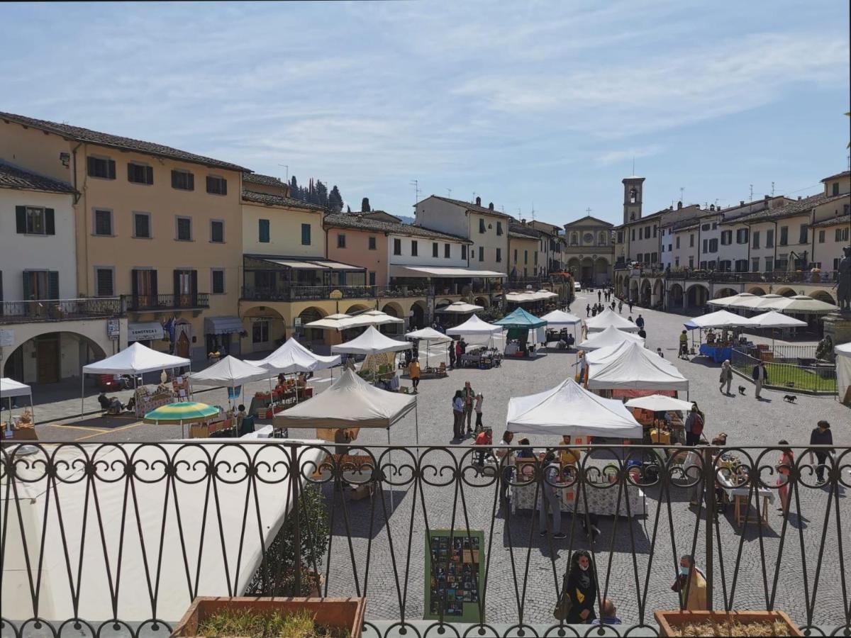 Casa Remo - Dolce Soggiorno Nella Piazza Di Greve Greve in Chianti Bagian luar foto