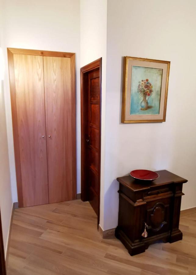 Casa Remo - Dolce Soggiorno Nella Piazza Di Greve Greve in Chianti Bagian luar foto